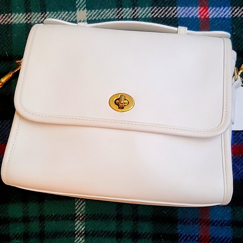 COACH Vintage Court Rare White Bone Gold Crossbody Leather Handbag 9870